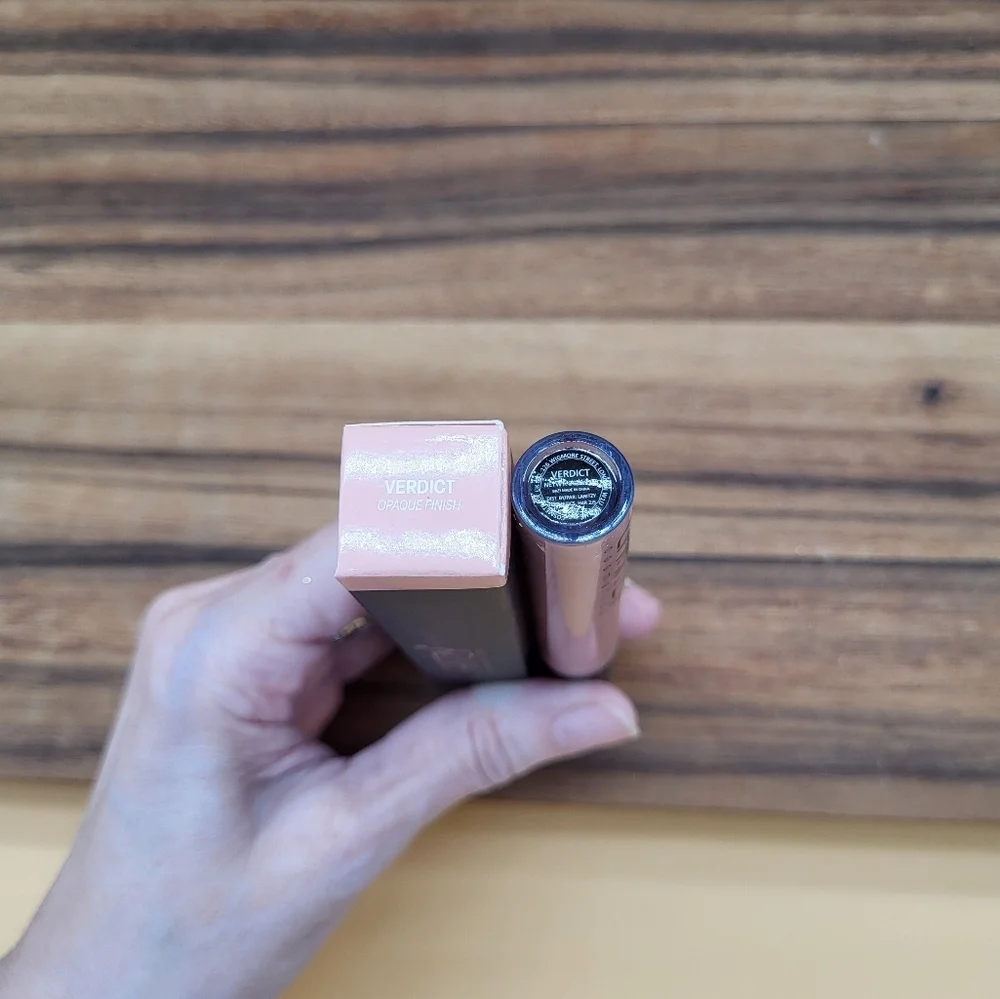CLEARANCE! Laritzy Opaque Finish Lip Gloss: Verdict (Nude w/Pink Undertones) NIB